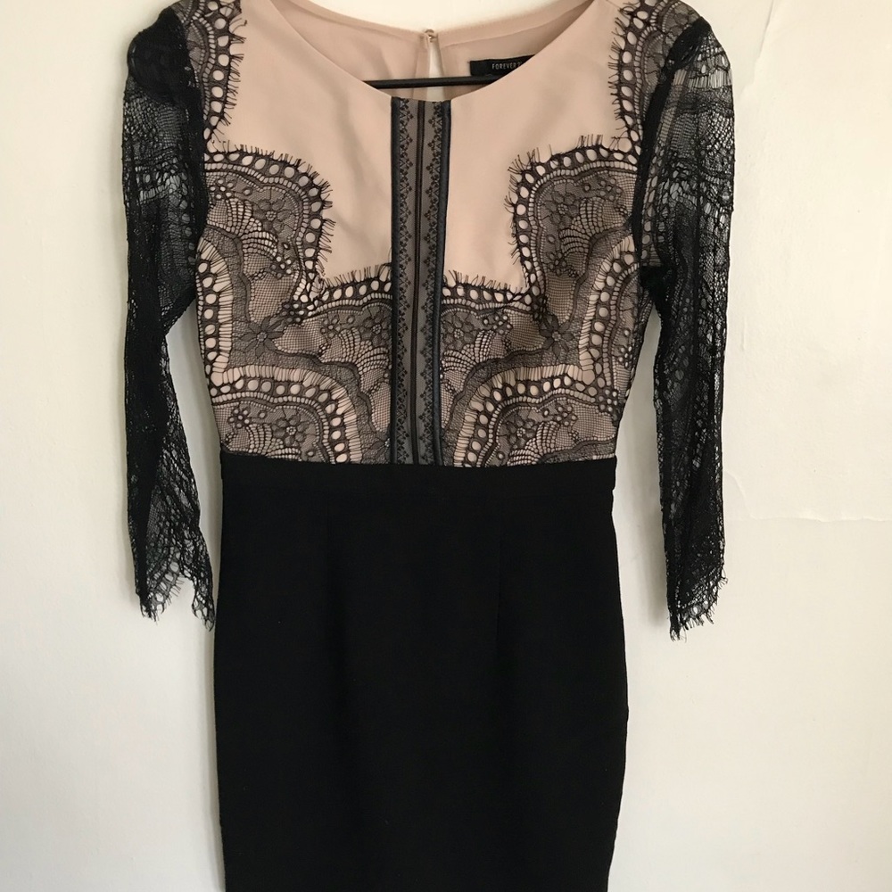 Midi lace dress
